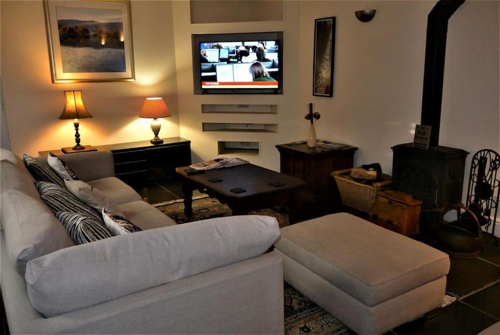 Appartement Hillfields Farm Barn - A Rural Equestrian Escape à Coventry Extérieur photo
